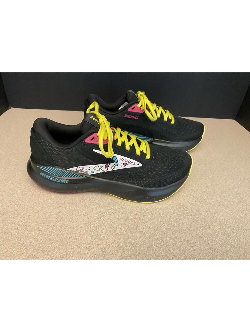 New! Womens  Brooks Adrenaline GTS 24 Hero Pack Medical Athletic Shoes. Size 6B.